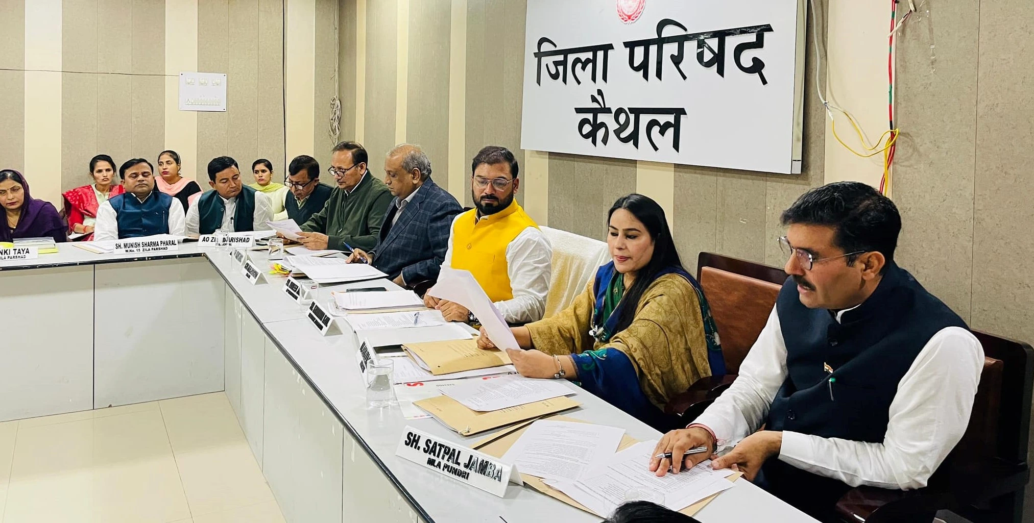 विधायक जी को नहीं मिली 'कुर्सी' तो किया हंगामा,  बोले हमारी 'कुर्सी' नहीं लगानी थी तो लैटर क्यों भेजा?